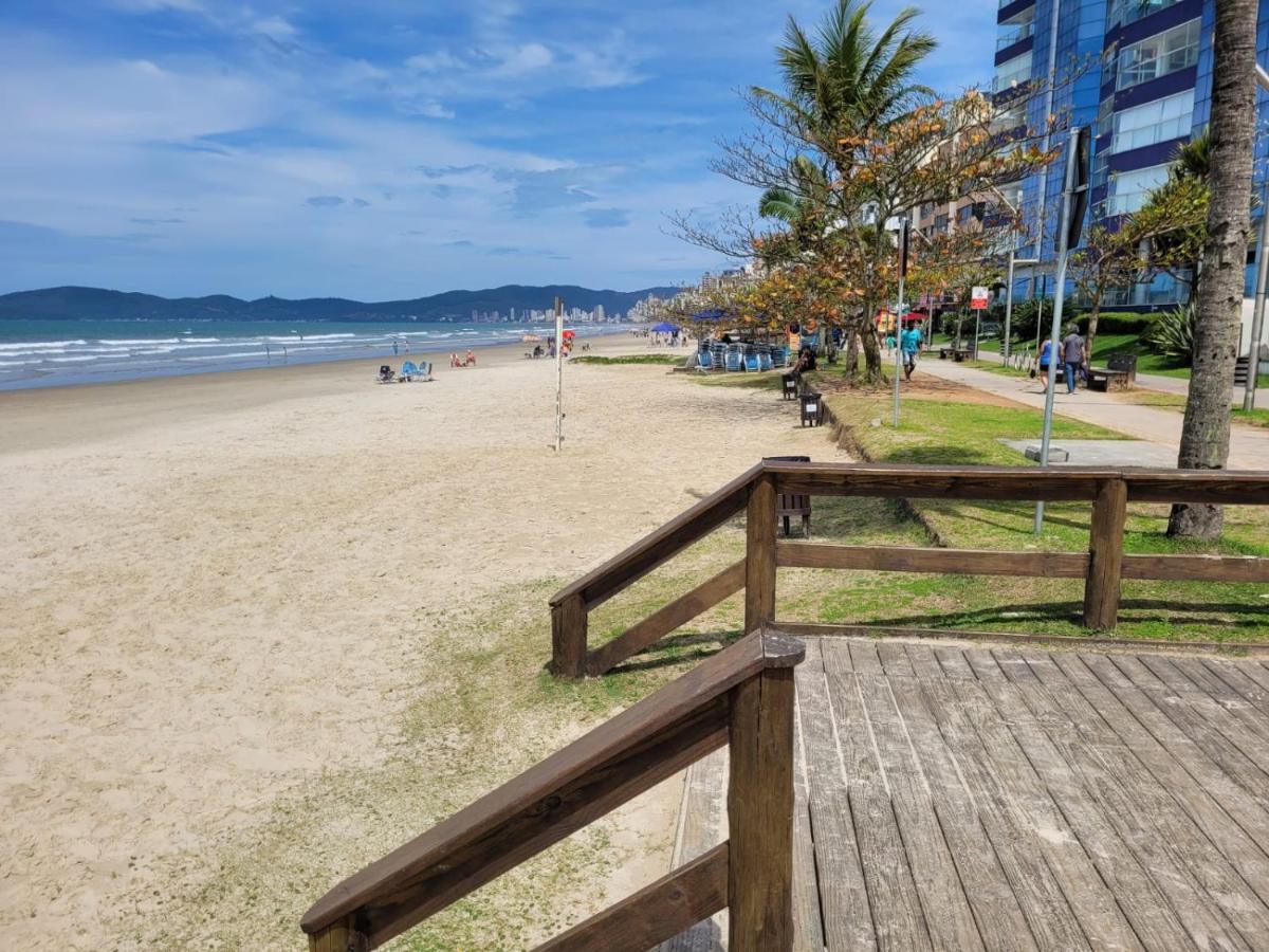 Apartamento 200 Metros Da Praia 03 Quartos Com Ar Condicionado - Meia Praia - イタペマ エクステリア 写真