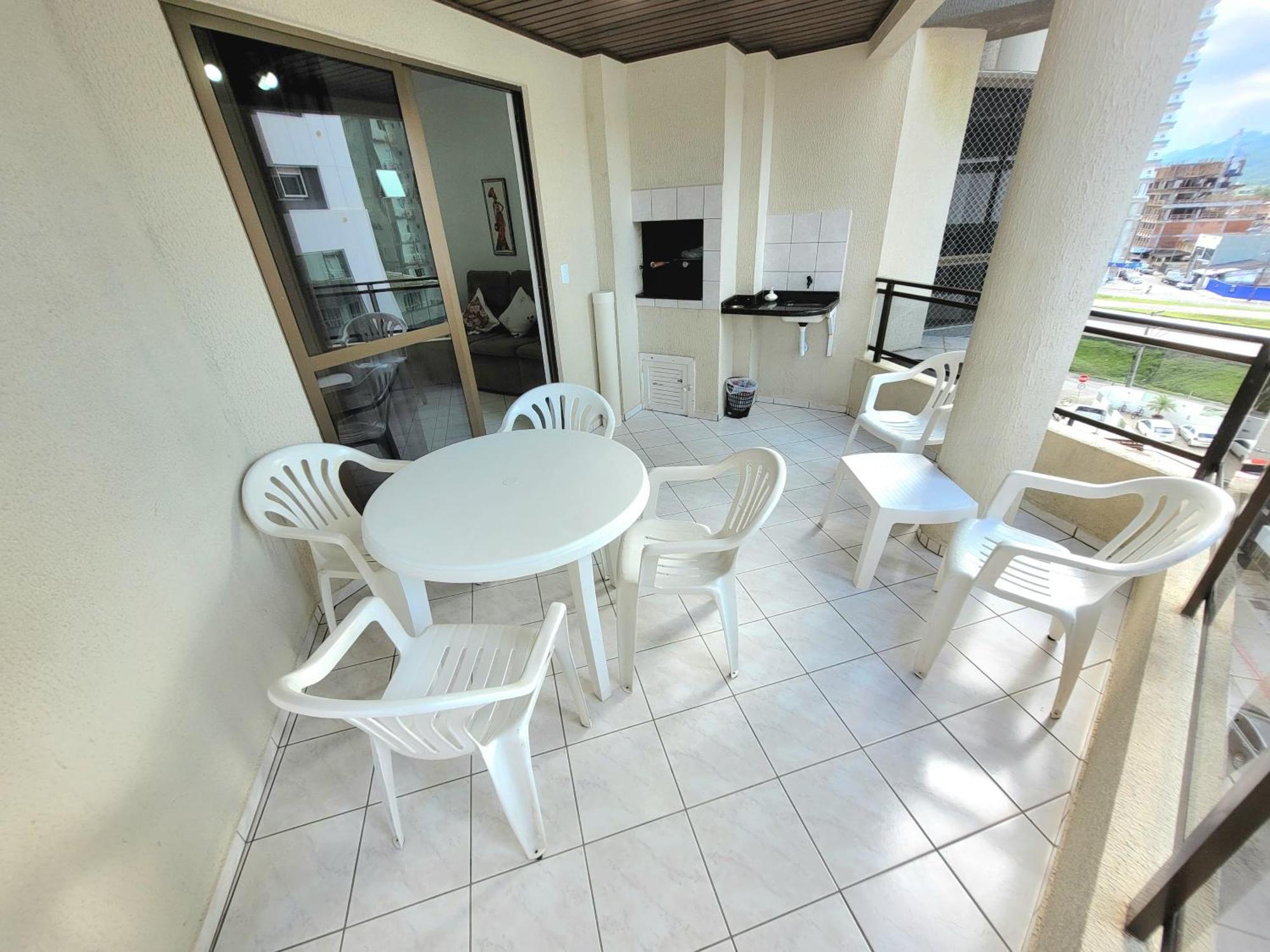 Apartamento 200 Metros Da Praia 03 Quartos Com Ar Condicionado - Meia Praia - イタペマ エクステリア 写真